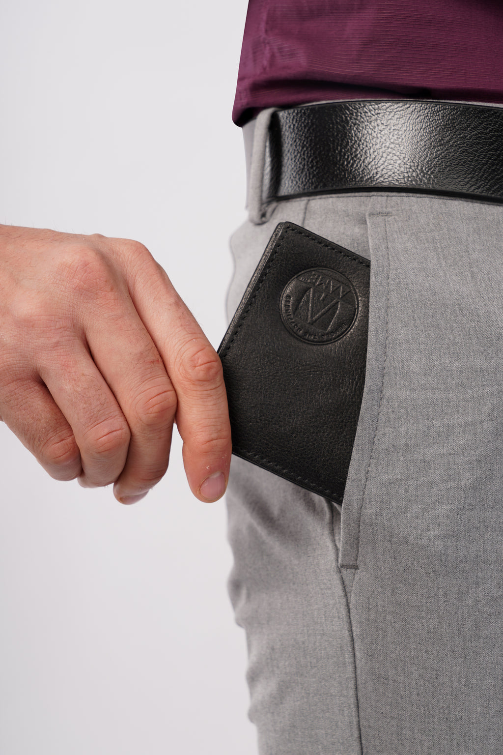 Black Men's Wallet Genuine Leather – Stylish, Compact Billfold with Card Slots